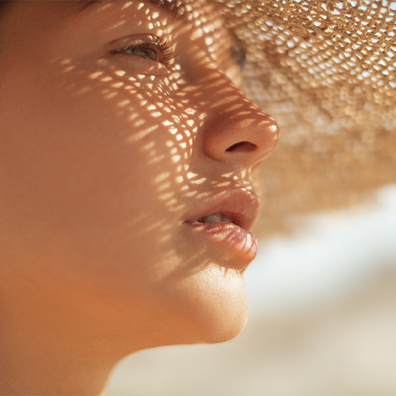 Mulher na luz do sol 